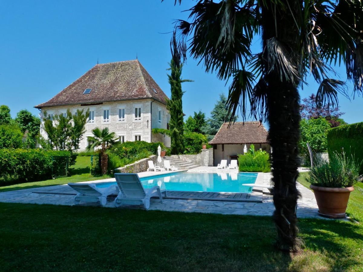 Bed and Breakfast Domaine Du Manoir Les Avenières Exteriér fotografie