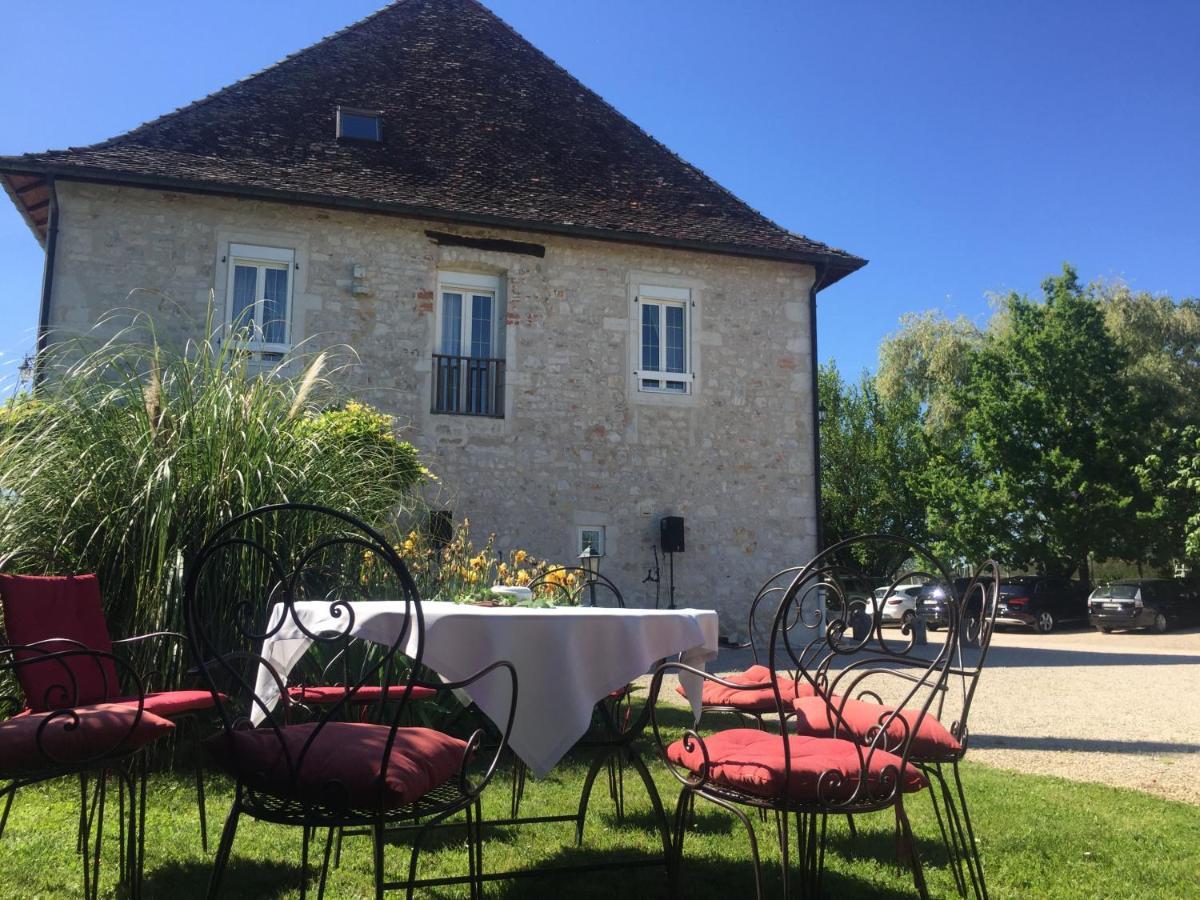 Bed and Breakfast Domaine Du Manoir Les Avenières Exteriér fotografie